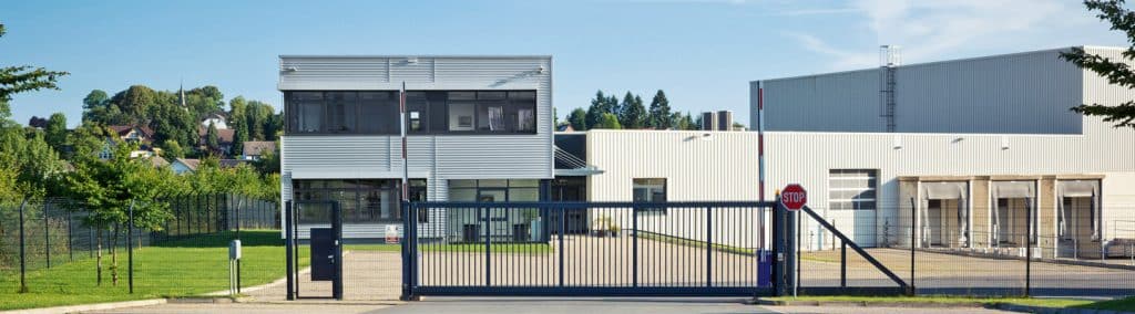 Einfahrt zum Unternehmensgelände der Pickard+Heffner GmbH